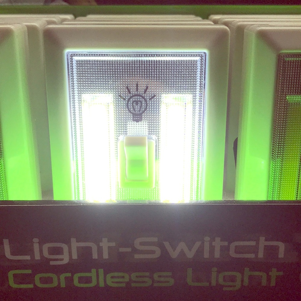 Cordless Light Switch w/ Magnetic Back